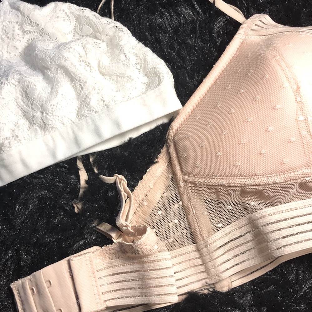 Two vs bras - Picture 2 of 2